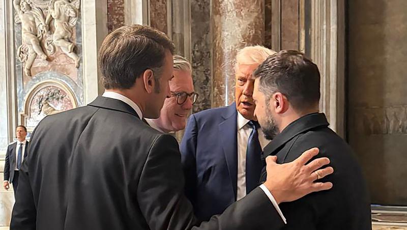 Donald Trump și Volodimir Zelenski, întâlnire neașteptată la înmormântarea Papei Francisc de la Vatican. Ce discuție au avut