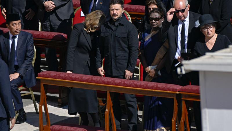 Donald Trump și Volodimir Zelenski, întâlnire neașteptată la înmormântarea Papei Francisc de la Vatican. Ce discuție au avut