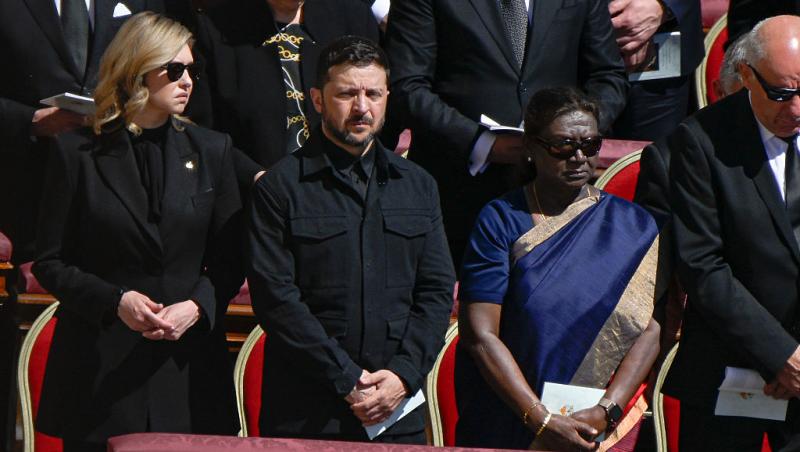 Donald Trump și Volodimir Zelenski, întâlnire neașteptată la înmormântarea Papei Francisc de la Vatican. Ce discuție au avut