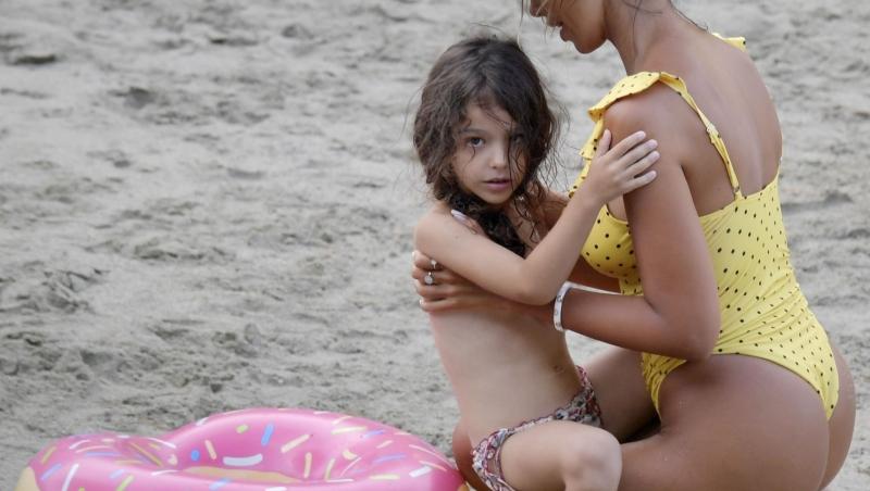 Mădălina Ghenea i-a organizat fiicei sale o aniversare ca în povești! Charlotte a împlinit opt ani și este copia fidelă a mamei ei