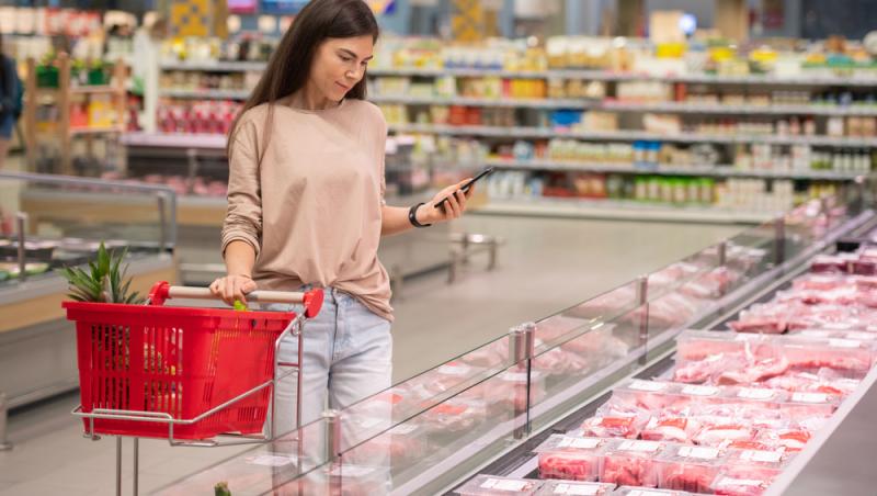 Asociația Pentru Protecția Consumatorilor atrage atenția în privința micilor înainte de 1 mai: „Mititei cu aromă de carne”