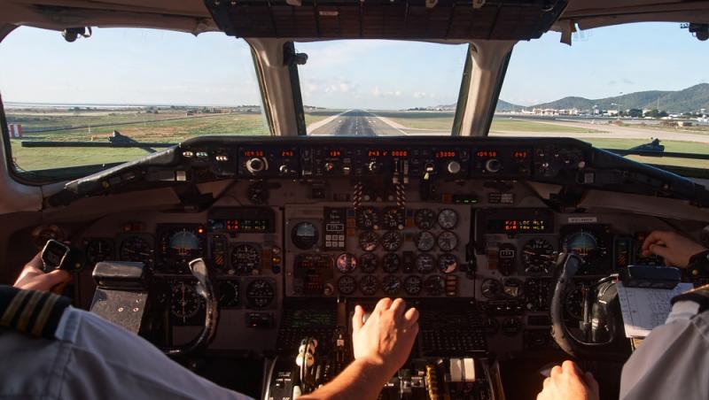 Cât câștigă un pilot român. Sunt foarte căutați de companii străine: „Piloții români sunt fantastici”