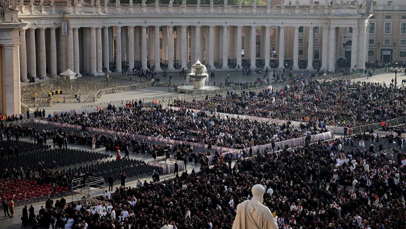 S-a stabilit data la care Conclavul se întrunește pentru alegerea noului Papă. Ce a anunțat Vaticanul