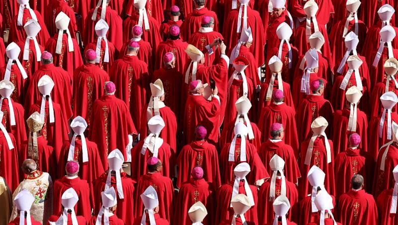 S-a stabilit data la care Conclavul se întrunește pentru alegerea noului Papă. Ce a anunțat Vaticanul