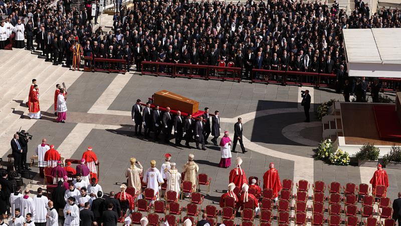 S-a stabilit data la care Conclavul se întrunește pentru alegerea noului Papă. Ce a anunțat Vaticanul