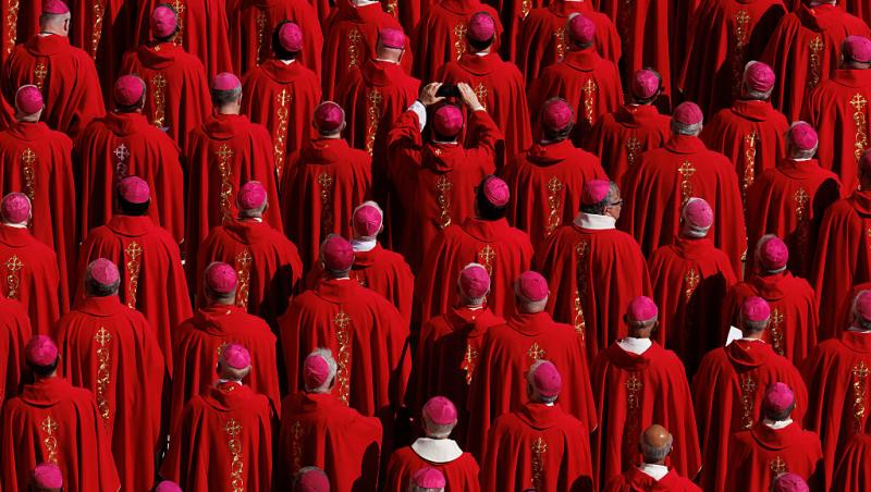S-a stabilit data la care Conclavul se întrunește pentru alegerea noului Papă. Ce a anunțat Vaticanul