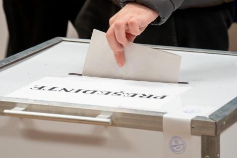 Cotele la casele de pariuri ale candidaților la alegerile prezidențiale 2025. Cine are cele mai mari șanse să câștige turul 2