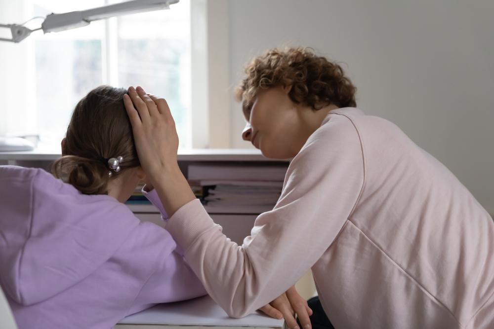 Cum să vorbești deschis despre stresul de la școală cu copilul