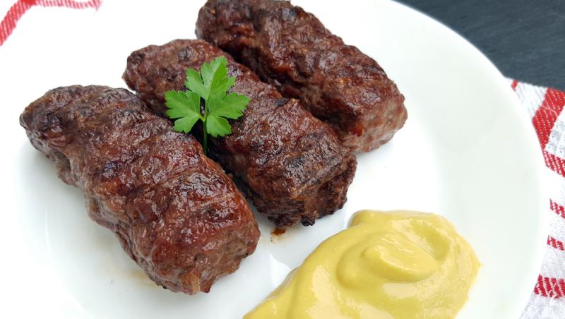 Rețeta originală pentru mici. Cum se făceau mititeii acum 100 de ani