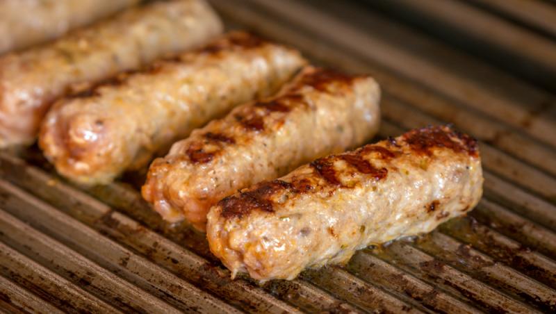 Rețeta originală pentru mici. Cum se făceau mititeii acum 100 de ani