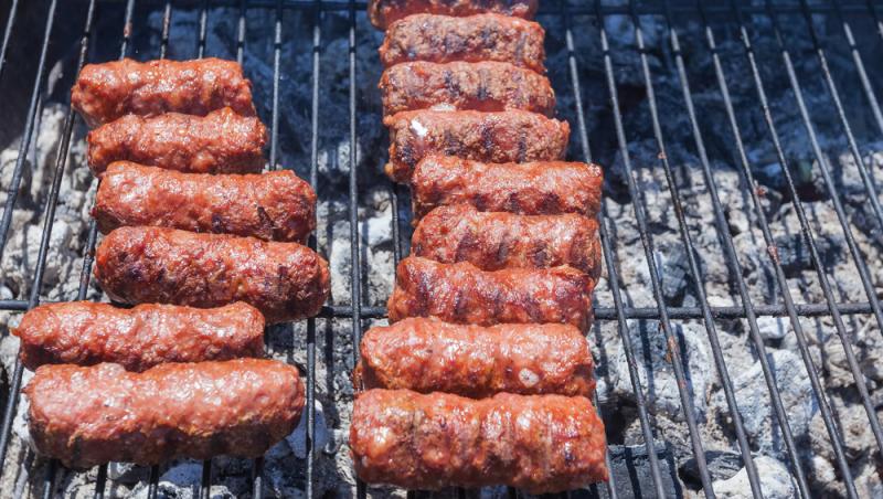 Rețeta originală pentru mici. Cum se făceau mititeii acum 100 de ani