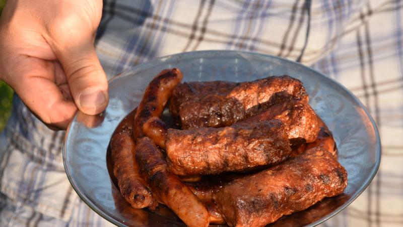 Rețeta originală pentru mici. Cum se făceau mititeii acum 100 de ani