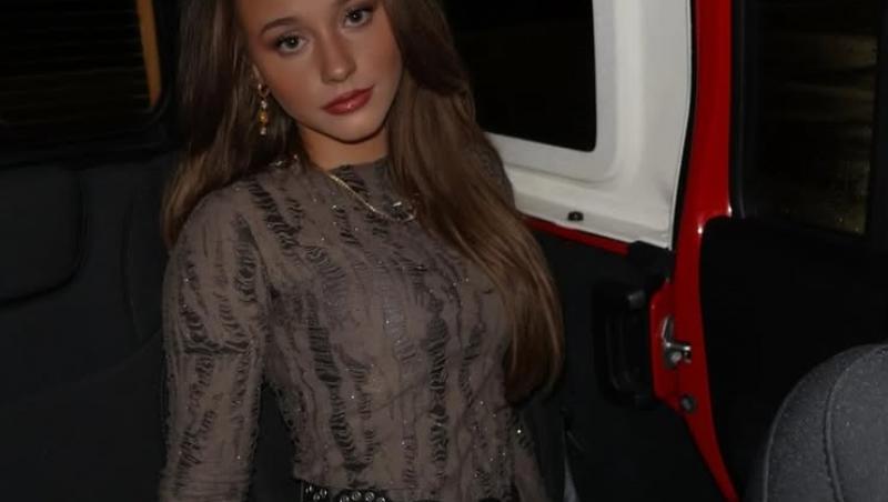 Ce s-a întâmplat cu adolescenta care a luat hormoni de creștere în copilărie. O parte a corpului i-a crescut incredibil de mult