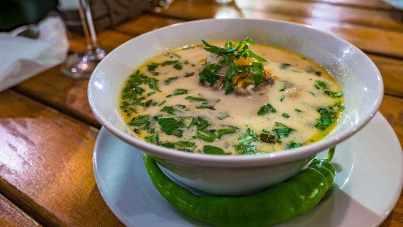 Cât a ajuns să coste kilogramul de carne de miel înainte de Paște. Românii au nevoie de un buget considerabil pentru sărbători