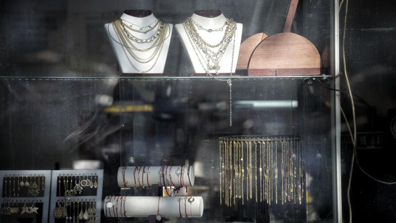 O femeie din Slatina a înșelat un amanet cu 200.000 de lei. Cum a obținut banii și ce a putut să lase drept garanție, de fapt