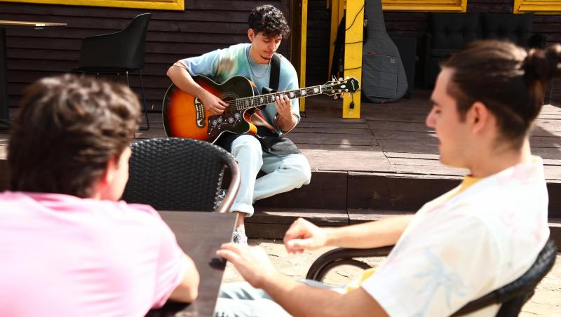 Radu Ștefan Bănică a știut de mic că va fi artist. Detalii surprinzătoare despre ce îl motivează să-și urmeze visul | Exclusiv