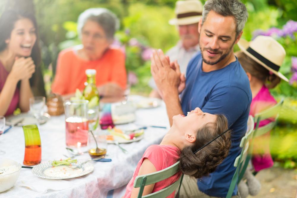 10 glume amuzante pentru copii: fii vedeta următoarei reuniuni de familie cu aceste glume potrivite copiilor