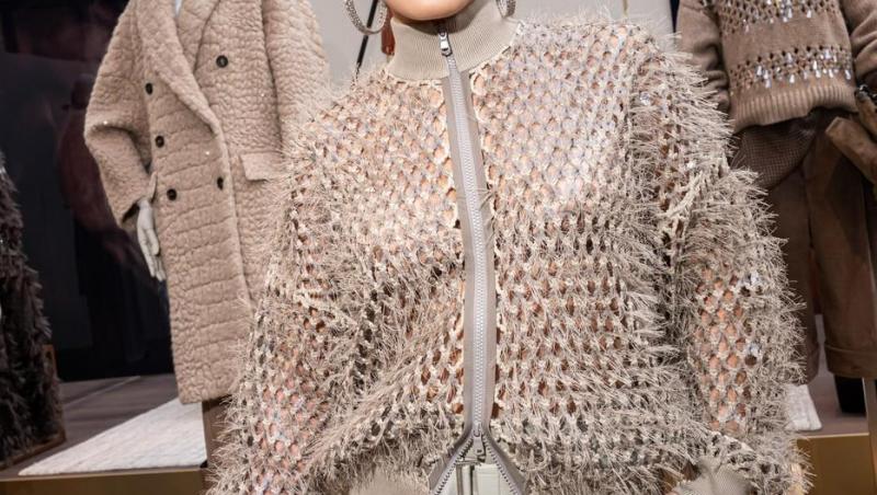 Alexia Eram, apariție spectaculoasă pe covorul roșu de la Premiile Gopo 2025. A întors toate capetele cu accesoriul uriaș