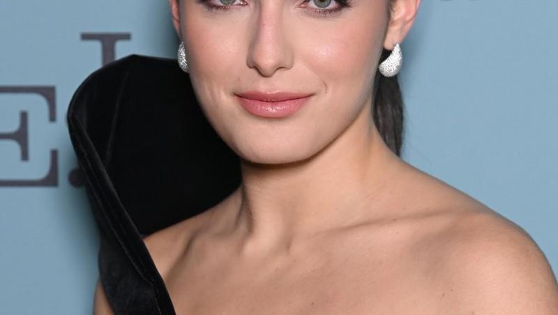 Alexia Eram, apariție spectaculoasă pe covorul roșu de la Premiile Gopo 2025. A întors toate capetele cu accesoriul uriaș