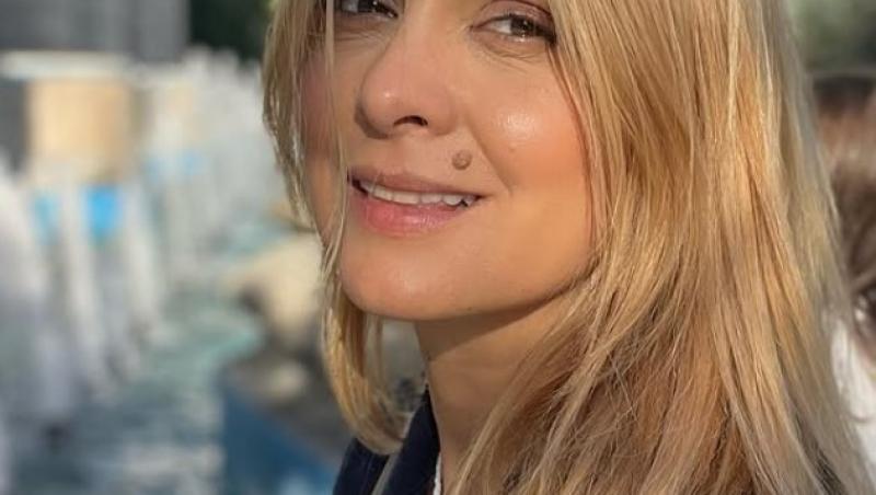 Imagini emoționante de la nunta Simonei Gherghe. Prezentatoarea TV și soțul ei au sărbătorit 8 ani de căsnicie