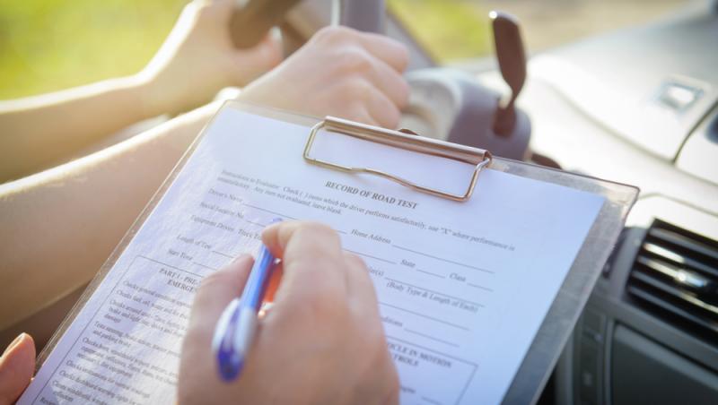Cât a ajuns să coste școala de șoferi în 2025. Ce alte taxe mai trebuie să plătești