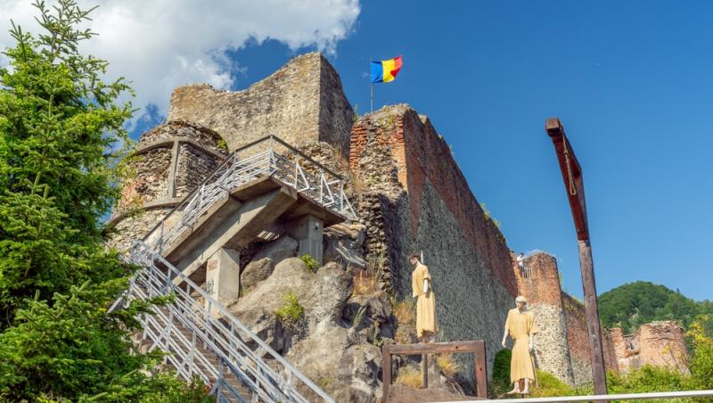 cetatea poenari din județul argeș