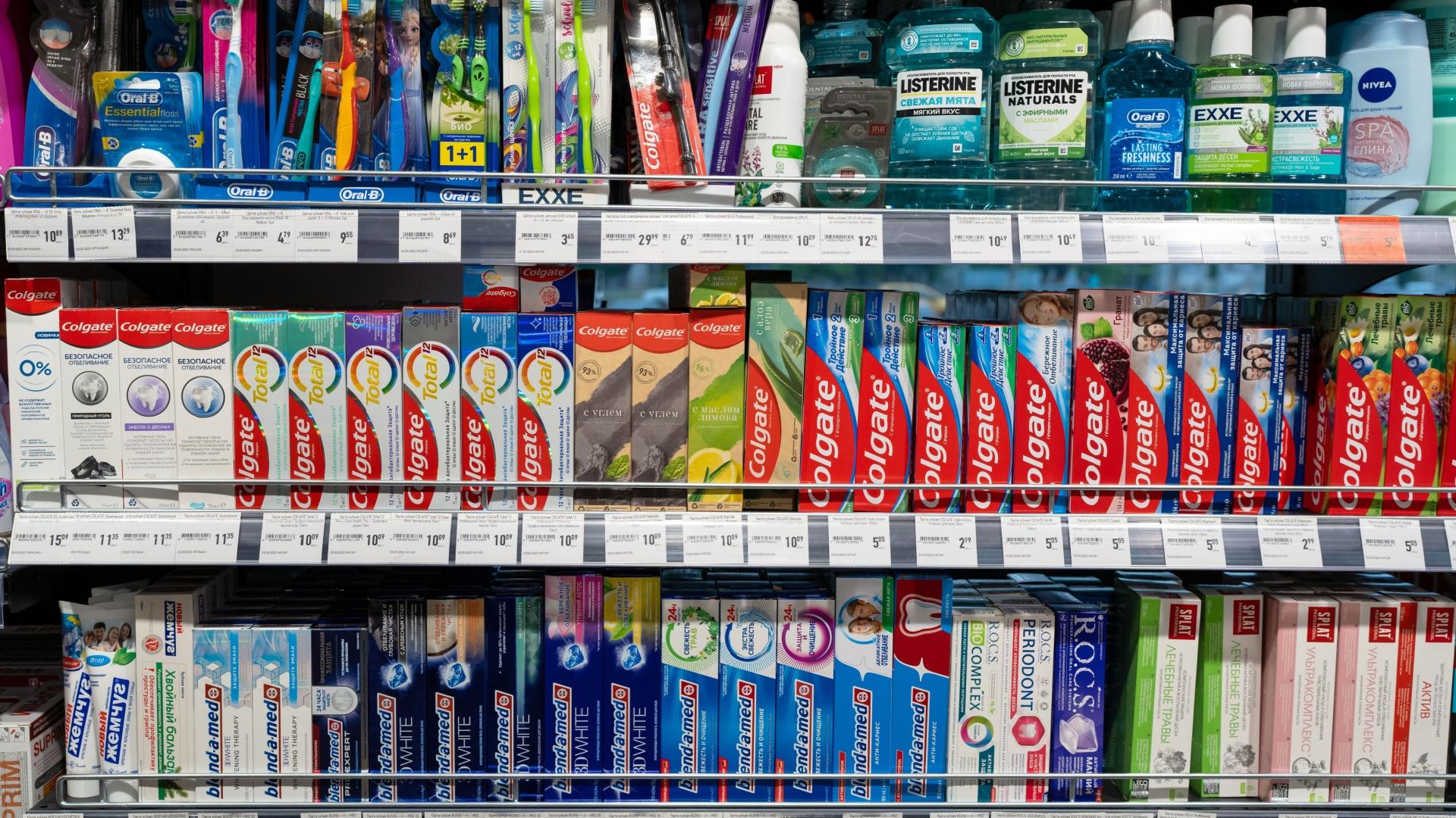 Substanțe nocive identificate în compoziția mai multor paste de dinți. La ce pericol ne expunem fără să știm