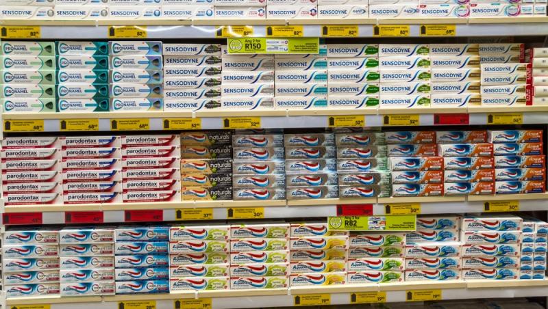 Substanțe nocive identificate în compoziția mai multor paste de dinți. La ce pericol ne expunem fără să știm