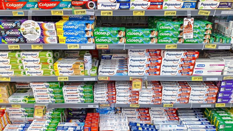 Substanțe nocive identificate în compoziția mai multor paste de dinți. La ce pericol ne expunem fără să știm