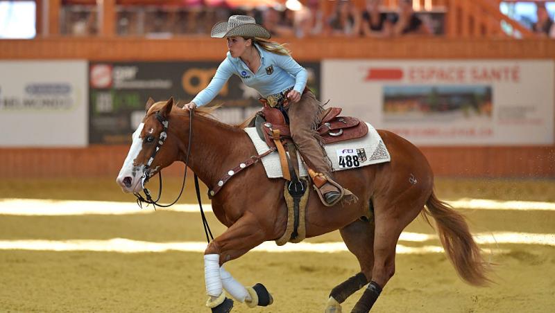 Nou membru în familia Schumacher. Legendarul pilot a devenit bunic. Prima poză cu tânăra familie