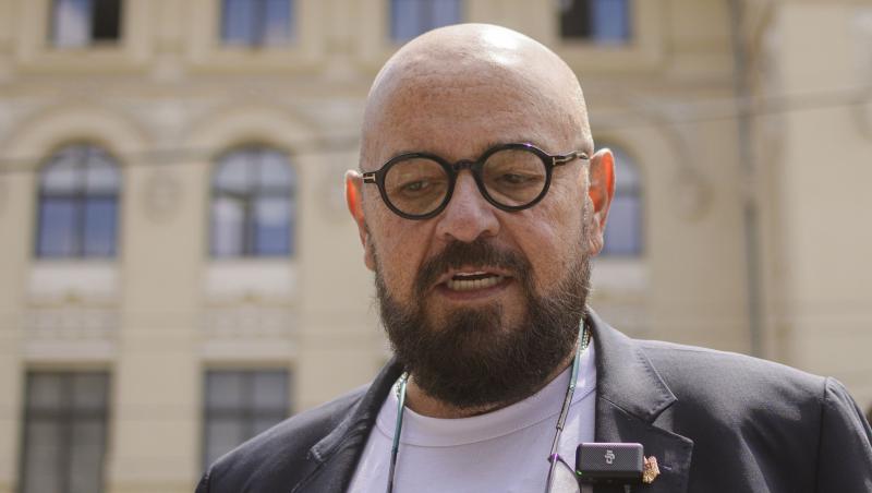 Cât costă cizmele purtate de Cristan Popescu Piedone la controale. Încălțămintea șefului ANPC a stârnit controverse în online