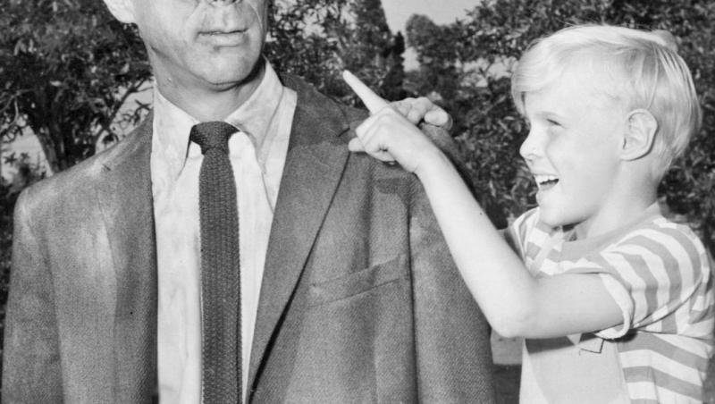 Doliu în lumea filmului. Actorul care l-a interpretat pe Dennis în „Dennis, pericol public” a decedat.Ce copilărie dificilă a avut