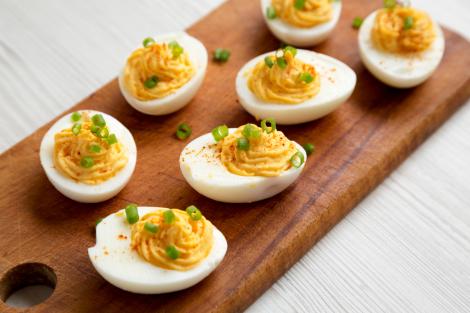 Rețetă de ouă umplute pentru Paște. Secretul pentru un aperitiv gustos pe masa de sărbătoare