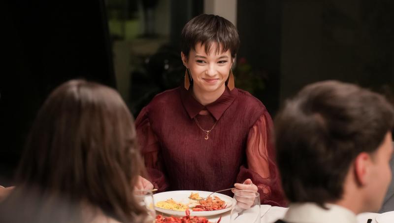 Cum arăta Karina Jianu înainte să se tundă atât de scurt. Actrița, de nerecunoscut cu părul lung