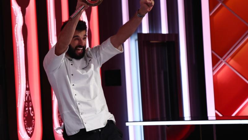 Chef Richard Abou Zaki a câștigat ieri bomba cu mai multe amulete.Diseară, mentorul lui Chef Orlando Zaharia gătește pentru jurați