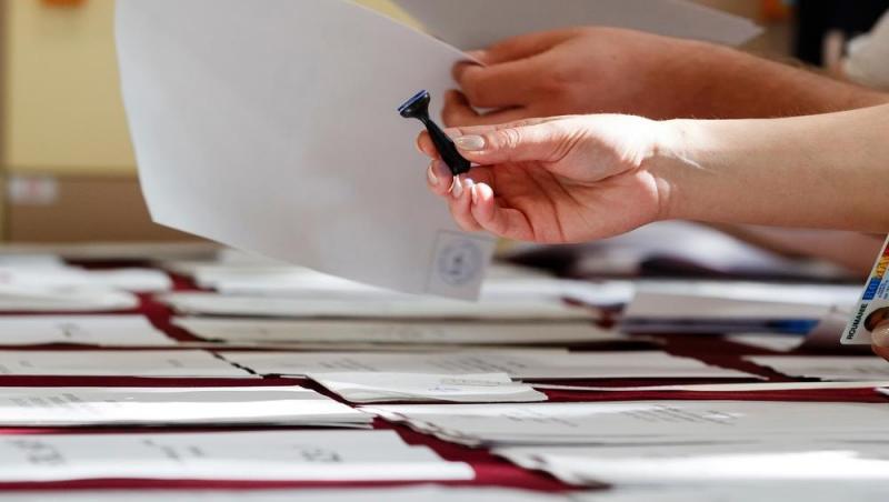 Votul din diaspora a început! Cine sunt primii români care votează la alegerile prezidențiale 2025