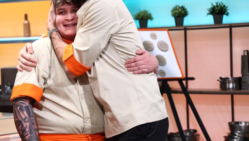 Echipa lui Chef Orlando a câștigat battle-ul Chefi la cuțite de ieri. Mihai Vasile (Mexicanu’) a părăsit competiția. Ce urmează