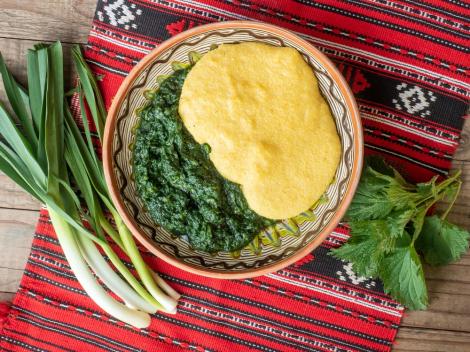 Mâncare de urzici ca la bunica. Cum să transformi într-un deliciu vedetele primăverii