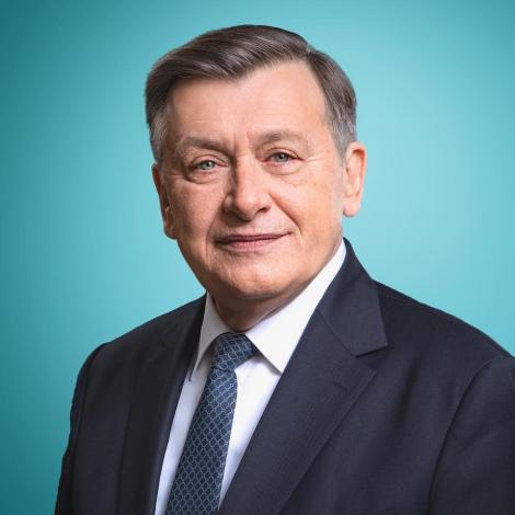 Cine este și cu ce se ocupă soția lui Crin Antonescu? Cei doi s-au căsătorit la Bruxelles, la Consulatul României