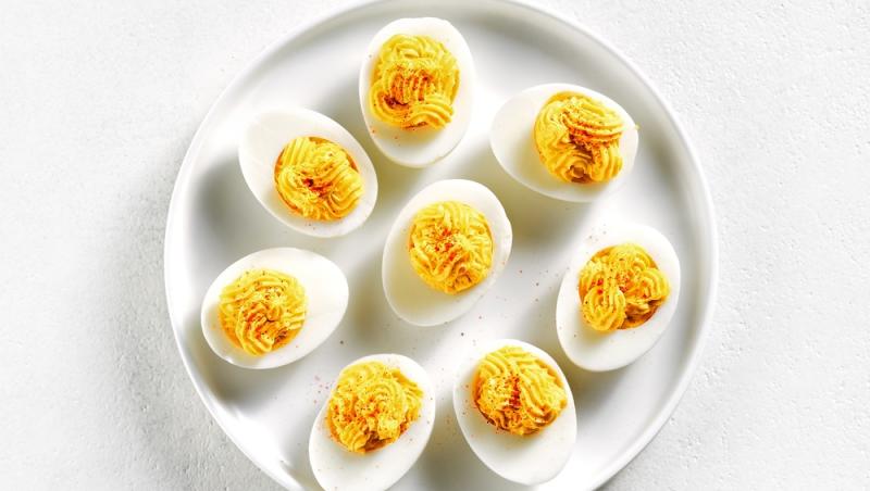 Ouăle umplute cu muștar pot fi fie picante sau cu un gust dulceag, în funcție de tipul de muștar folosit