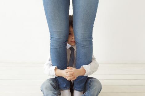 Copilul timid: cum îl ajuți să se deschidă