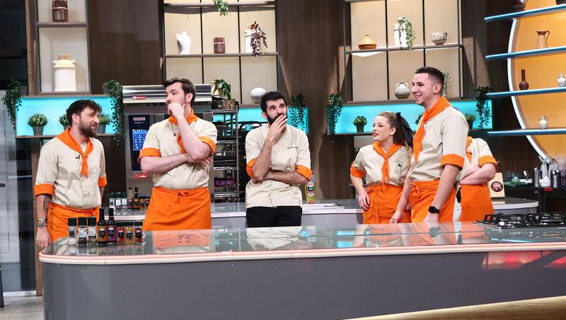 Chefi la cuțite, 13 mai 2025. Cine a câștigat battle-ul doisprezece. O concurentă din echipa mov a fost eliminat