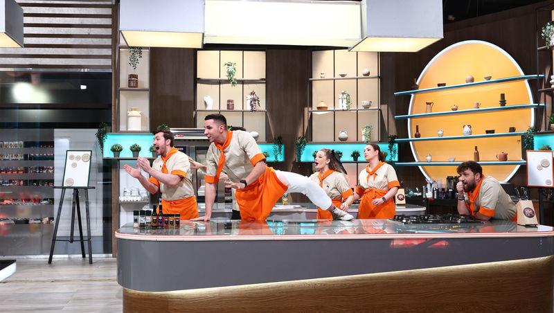 Chefi la cuțite, 13 mai 2025. Cine a câștigat battle-ul doisprezece. O concurentă din echipa mov a fost eliminat