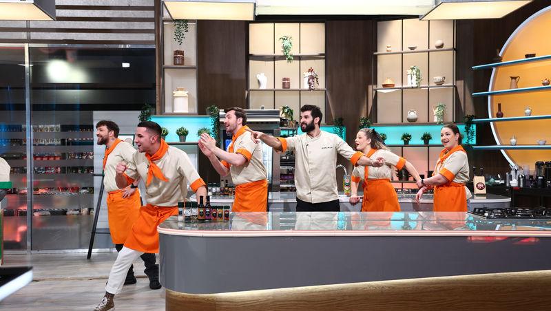 Chefi la cuțite, 13 mai 2025. Cine a câștigat battle-ul doisprezece. O concurentă din echipa mov a fost eliminat
