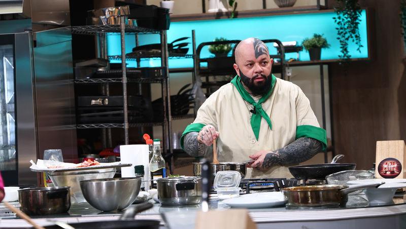 Chefi la cuțite, 13 mai 2025. Cine a câștigat battle-ul doisprezece. O concurentă din echipa mov a fost eliminat