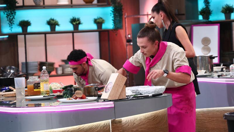 Chefi la cuțite, 13 mai 2025. Cine a câștigat battle-ul doisprezece. O concurentă din echipa mov a fost eliminat