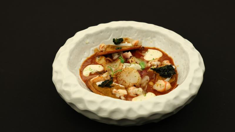 Chefi la cuțite, 13 mai 2025. Cine a câștigat battle-ul doisprezece. O concurentă din echipa mov a fost eliminat