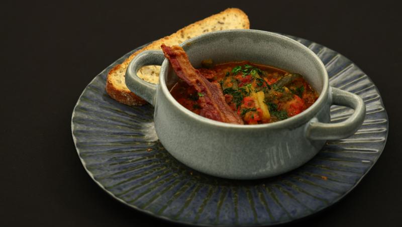 Chefi la cuțite, 13 mai 2025. Cine a câștigat battle-ul doisprezece. O concurentă din echipa mov a fost eliminat