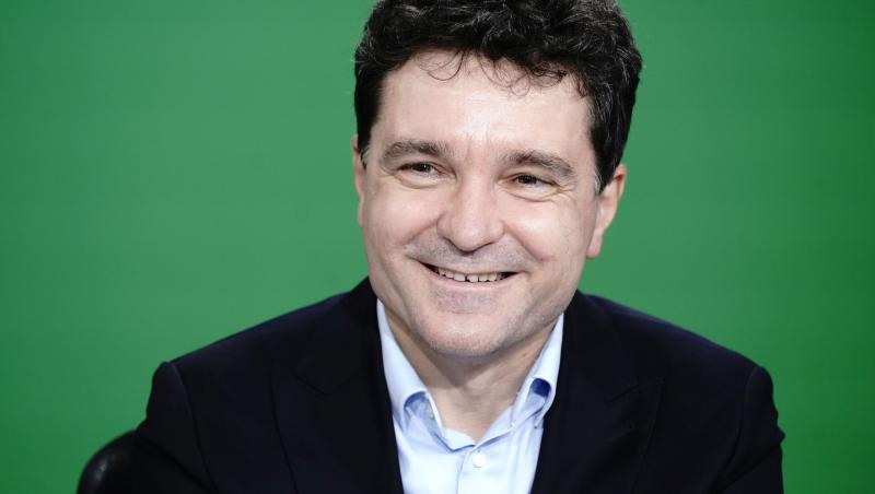 Nicușor Dan și-a arătat diploma de Bacalaureat, după apariția unui fals pe internet. Ce note a luat la examene