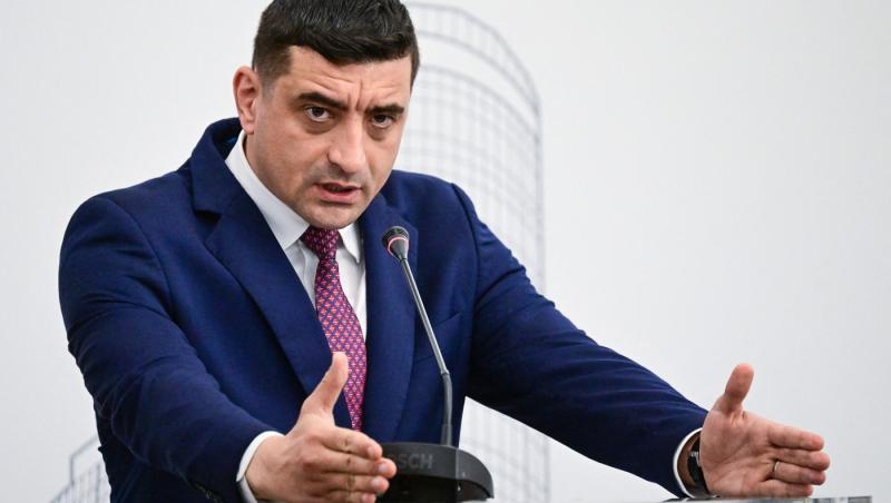 Ce note au luat la BAC George Simion și Nicușor Dan. Candidații la Președinția României și-au arătat diplomele fără rețineri